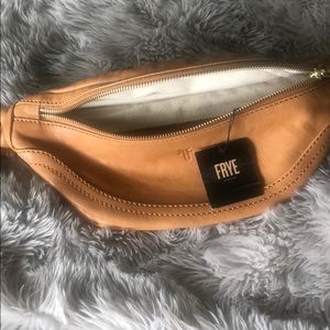 🔥Brand new Frye Madison hip pack🔥